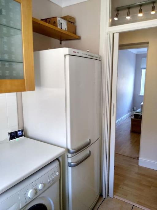 2 Bed Flat Near Station With Parking&Comgarden Lejlighed Sutton  Eksteriør billede