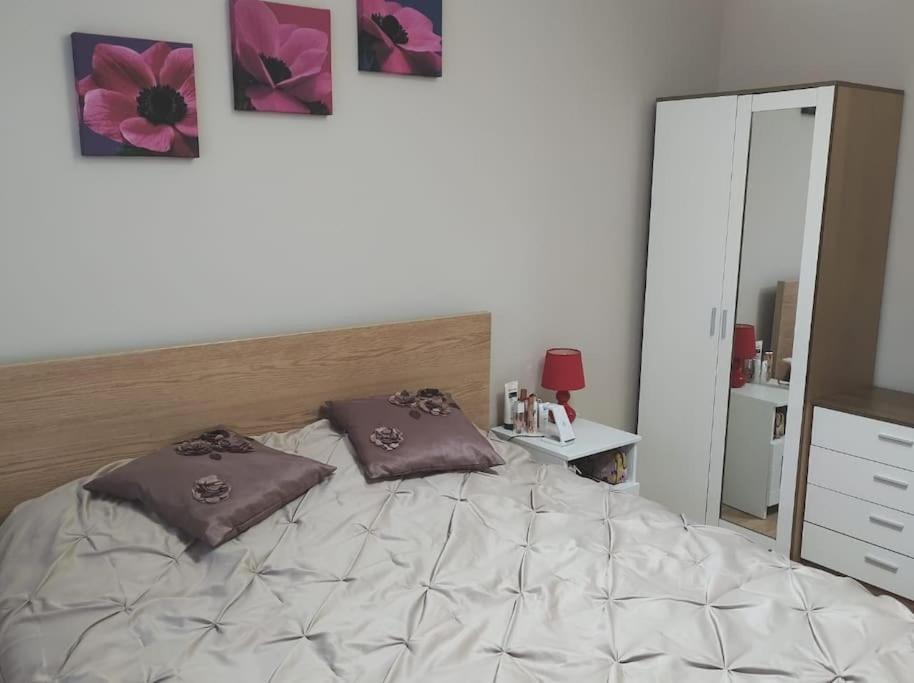 2 Bed Flat Near Station With Parking&Comgarden Lejlighed Sutton  Eksteriør billede